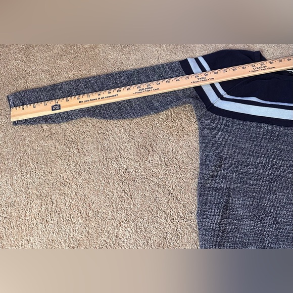 Karen Scott Long Sleeve Sweater.  Size M - Picture 8 of 8